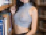 【動画】静寂図書館のタンクトップ美女の誘惑?