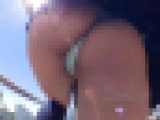 【再販】上向きお尻のセーラー姿の美人ちゃん2名の紐パン食い込む屋上パンチラ