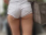 【再販】見て見て！白いホットパンツに収まりきらないお下尻/ω＼)