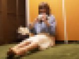 VRしている無防備状態の娘の胸ちら 　乳頭が薄紅色？　和やかおねえさん理恵。