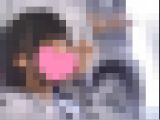 【再販】瞳が可愛いミニスカ女子大生のピンクのパンティ丸見え!